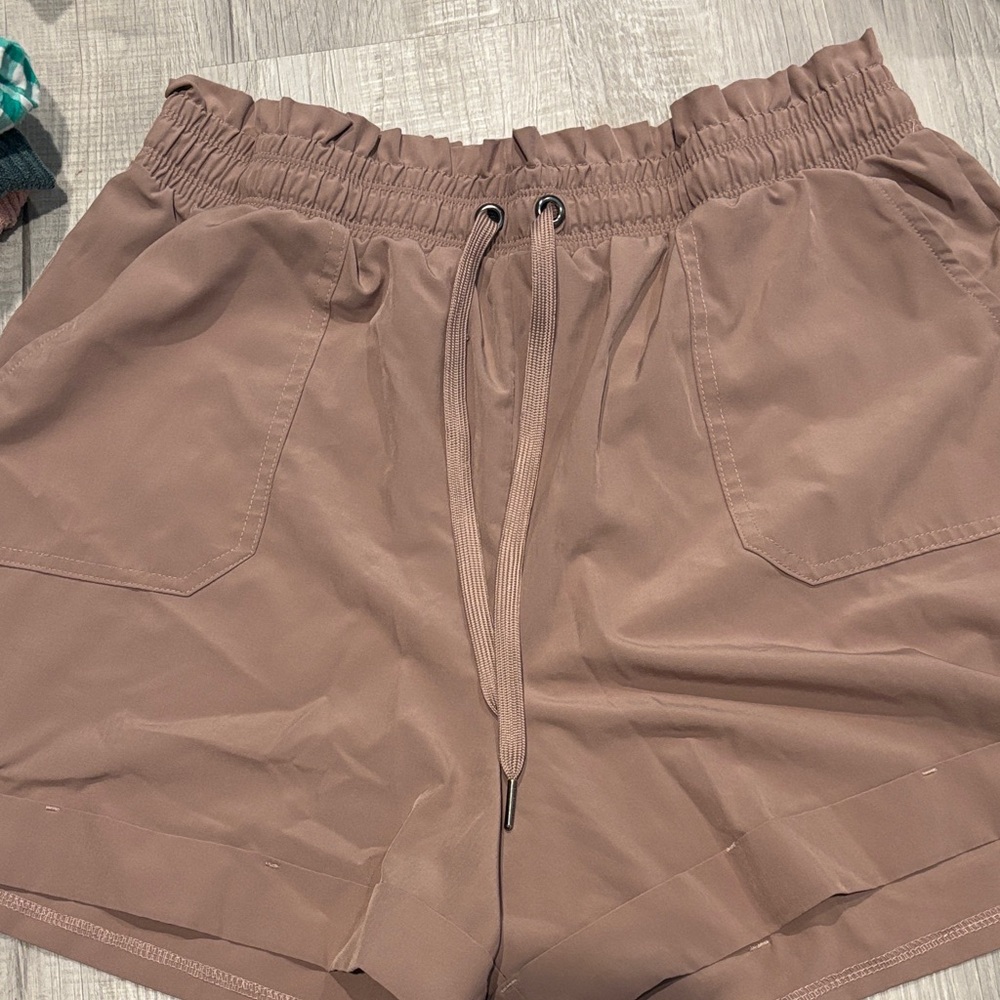 Danskin Women's High Waist dusty pink Shorts